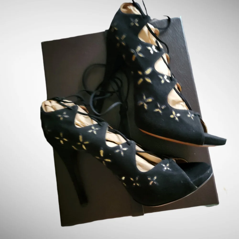 ALAIA |New in Box Black Suede w/Metallic Gold Floral Trim Open Toe Pumps S… - Picture 5 of 16